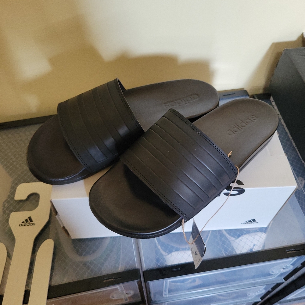 Adilette Comfort slides
